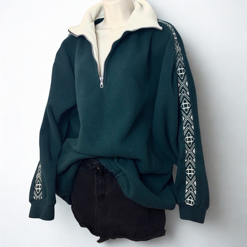 Green Pullover Fleece With Patterned Sleeves - image 2